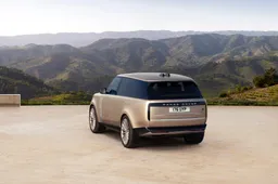 De gloednieuwe Range Rover is een prijzige en belachelijk dikke terreinwagen