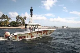 Dit jachtschip ziet eruit alsof het al jaren aan het roesten is