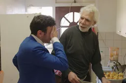 Heel hard lachen om Jan op visite bij de Sambalman