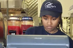 Ook de dochter van Obama heeft gewoon een zomerbaantje