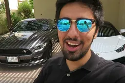Deze brutale vlogger gaat op bezoek bij de eigenaar van het duurste huis in Dubai en krijgt rondleiding