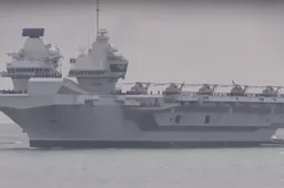 Het grootste oorlogsschip ooit van de Britten is gearriveerd in Engeland