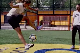 Voetbalster van het Jaar Lieke Martens showt haar skills bij Touzani