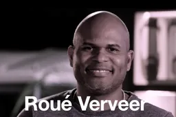 Roué Verveer vertelt hoe hij in comedy is gerold in Barbershop Stories