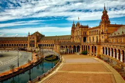 Deze 5 steden in Spanje zijn de perfecte bestemming voor jouw last minute vakantie