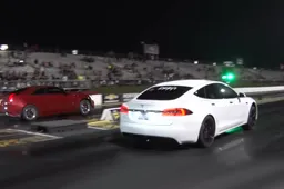 Omgebouwde Tesla P100D maakt het muscle cars heel moeilijk op de dragstrip