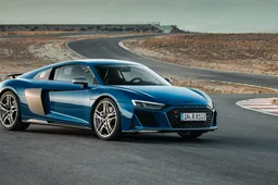 De retesnelle Audi R8 heeft een facelift gekregen