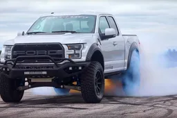 758 pk sterke Hennessey Performance Raptor laat z’n banden lekker roken