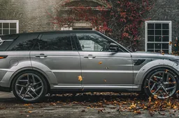 Extreem gepimpte Range Rover Sport SVR staat voor een flink prijsje te koop