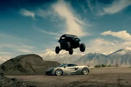 Ken Block achtervolgt de heren van Top Gear op spectaculaire wijze