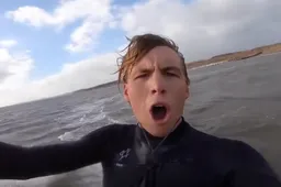 Kitesurfer uit Engeland komt met megasprong van 200 meter