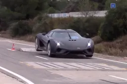 Check deze brute beelden van de crashtesten van Koenigsegg