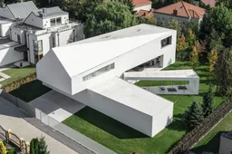 Dit Poolse huis is voorzien van een volledig bewegende ruimte