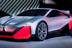 De BMW Vision M Next is een zelfsturende auto met 600 pk