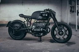 Vagabund moto’s badass BMW R100RT V12 is een echte black beauty