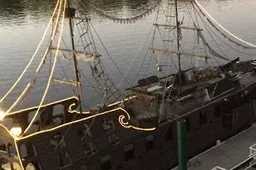 Je kunt een nachtje pitten op een heus piratenschip
