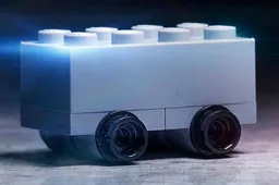 LEGO bespot Elon Musk en Tesla en komt met hun eigen onbreekbare truck