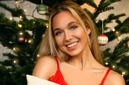 De sexy Viënne Marly trakteert ons deze kerst met een gewaagde fotoshoot