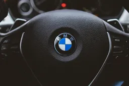 Erik verkoopt zijn BMW omdat hij een grafhekel heeft aan BMW-rijders