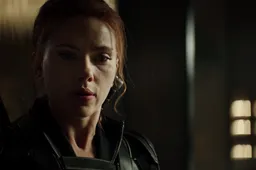 Sexy Scarlett Johansson schittert in de final Black Widow trailer