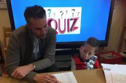 Mega-eindbaas Robin van Persie verschijnt in klas bij spreekbeurt over zichzelf