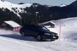 Gruwelijke Audi bestuurder maakt skipiste onveilig met Daredevil-praktijken