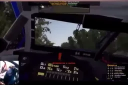 Coureur crasht met 350 km/h en laat vervolgens zijn simulator kantelen