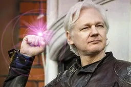 WikiLeaks-oprichter ulian Assange blijkt een ware fuckboy te zijn