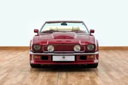 David Beckham’s Aston Martin V8 Volante uit 1988 staat te koop voor flink prijskaartje
