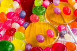 10 snoepjes van vroeger waar jij als kind je tanden aan kapot liet gaan