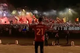 Paulo Dybala als een keizer onthaalt door duizenden AS Roma-fans