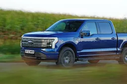 De Ford F-150 Lightning is een brute elektrische tank geschikt voor elk terrein