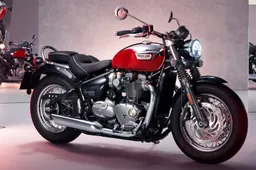 De prachtige Triumph Chrome Collection bestaat uit 10 handgemaakte retro motorfietsen