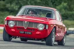 De Alfa Romeo GTA-R 290 brengt het oldschool racegevoel weer naar boven