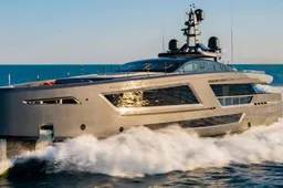 De Baglietto Panam is een luxe superjacht die lijkt op een militair schip