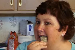 Deze vrouw eet al 20 jaar lang bijna een kilo stenen per dag