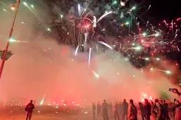 Feyenoord bestaat 115 jaar en dat wordt gevierd met een dikke vuurwerkshow