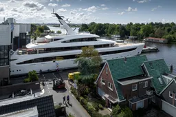 Leip jacht van Feadship maakt debuut op het water