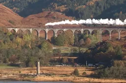 Neem een tripje door het Schotse platteland met deze real-life versie van de Hogwarts Express