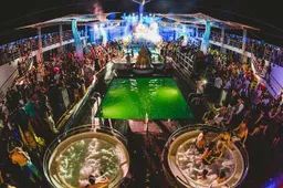 Dit vijfdaagse festival is op een cruiseschip