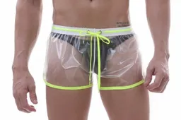 Deze transparante short is de trend van deze zomer