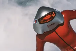 Dit moet je zien: Simon Billy pakt het wereldrecord op ski's met meer dan 250km/h
