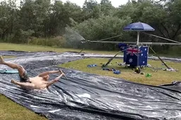 De Spinning Water Slide ziet eruit als de ideale zomerattractie