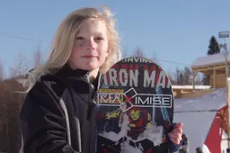 De 8-jarige Eli is de jongste persoon op aarde die een dubbele backflip op een snowboard kan