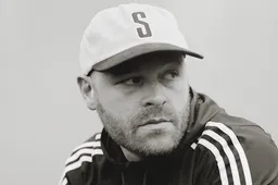 Q&A met hiphop legend Sticks over het vaderschap, de dood en Polestar