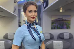 Stewardess Renate Maria trekt veel aandacht op Instagram