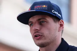 Max Verstappen heeft een bizarre ontmoeting op racebaan in Singapore