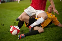 Voetbalclub promoveert omdat geen club meer tegen ze durft te voetballen