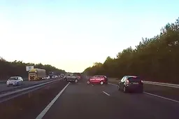 Tesla Model X herkent ongeluk nog voordat het gebeurt