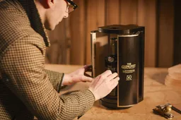 Bij deze fles whiskey van 25.000 dollar krijg je een reisje naar Schotland cadeau